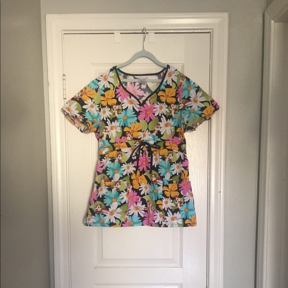 Chip ‘n’ Gale colorful Disney scrub top size small